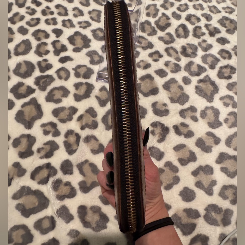 Burberry Brown Leather Zip Wallet with Gold-Tone Hardware - Picture 5 of 12